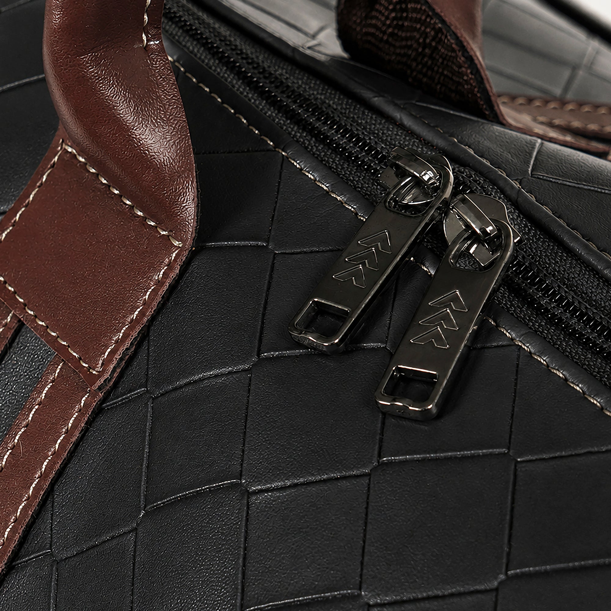 VALEN Premium Duffle Bag | Capacity 25L | Spacious & Durable Carry Bag with Trolley Sleeve